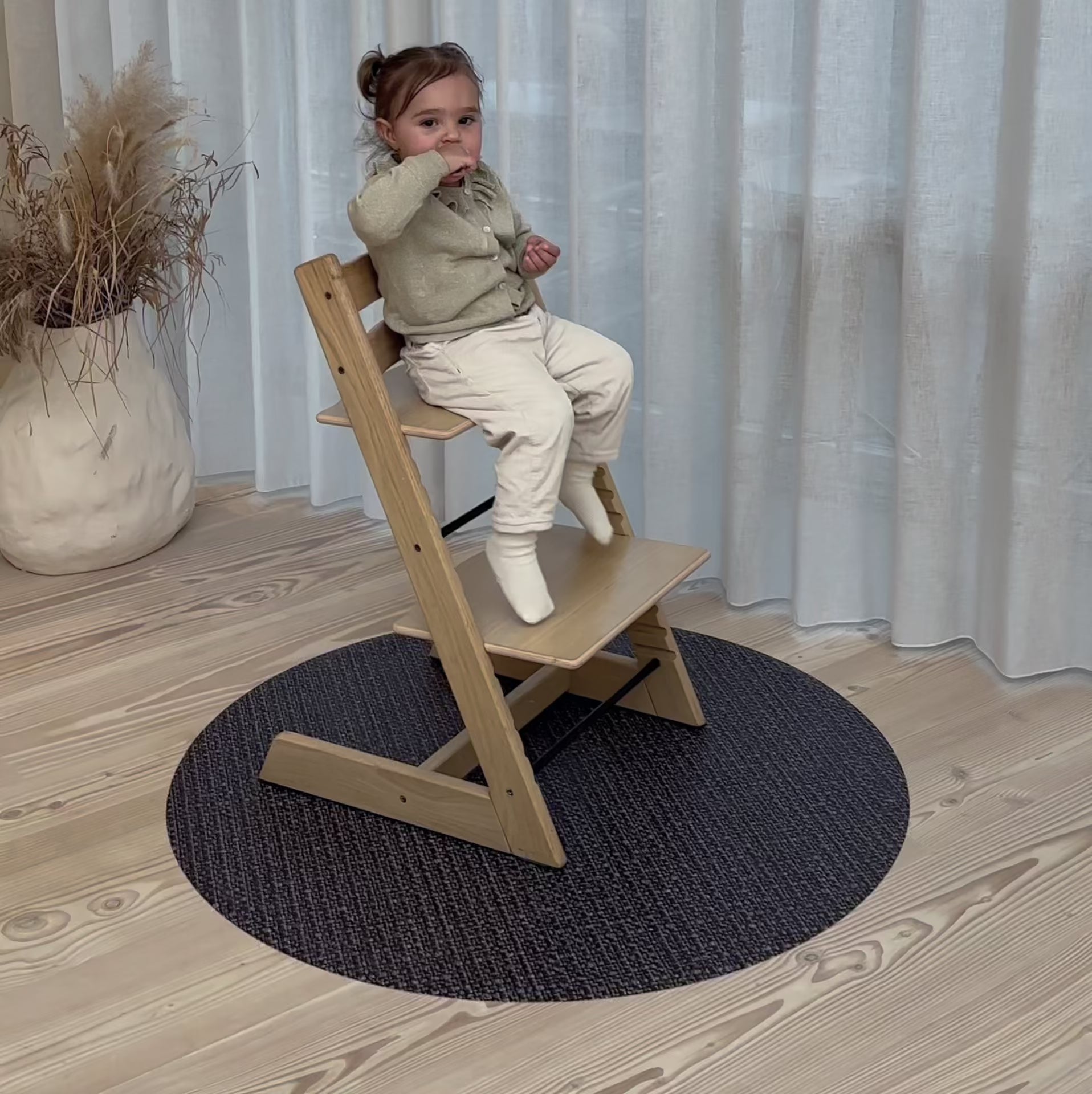 Floor mat for high chair - Clay